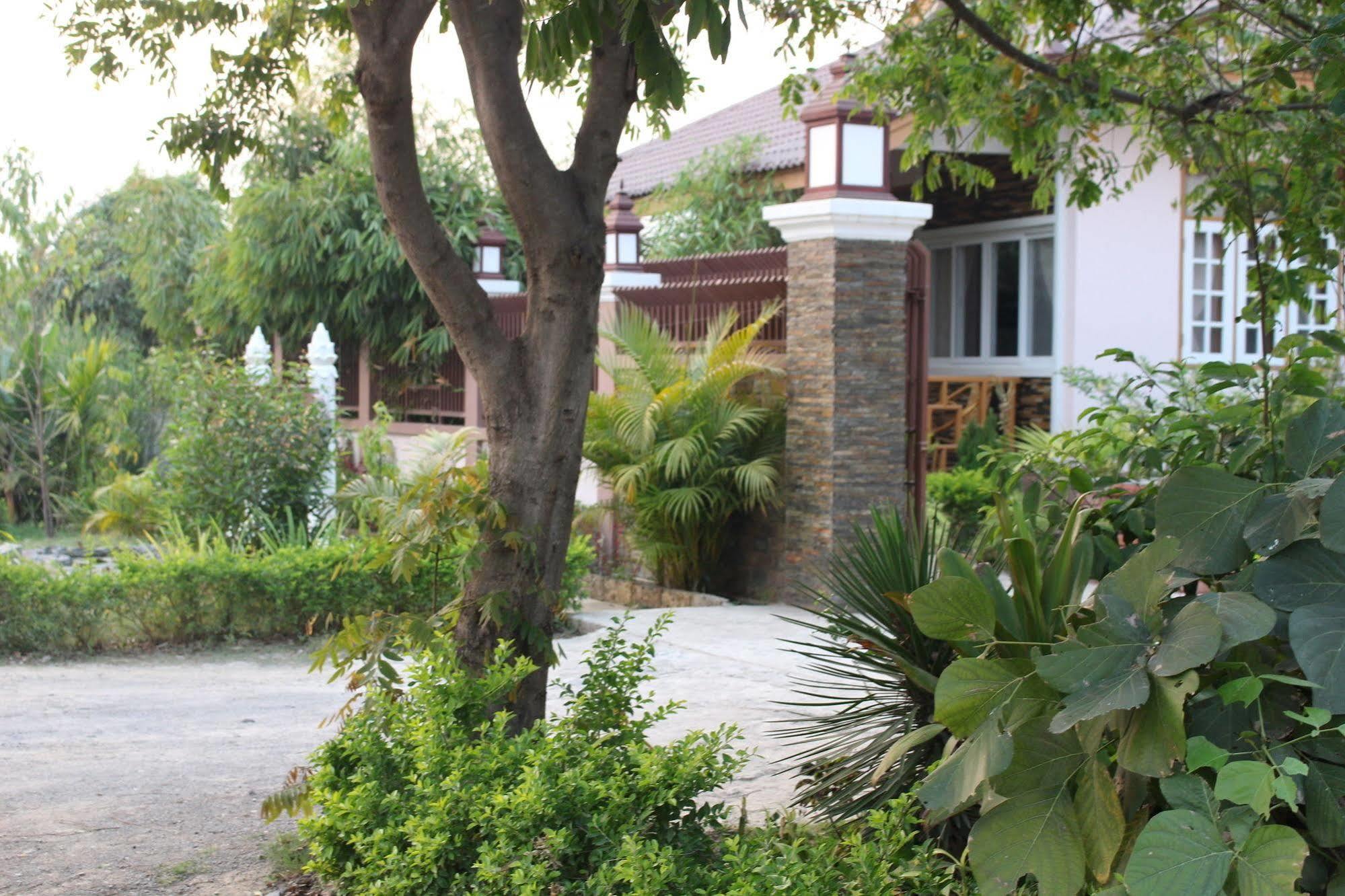 Inle Lotus Hotel Nyaung Shwe Exterior foto